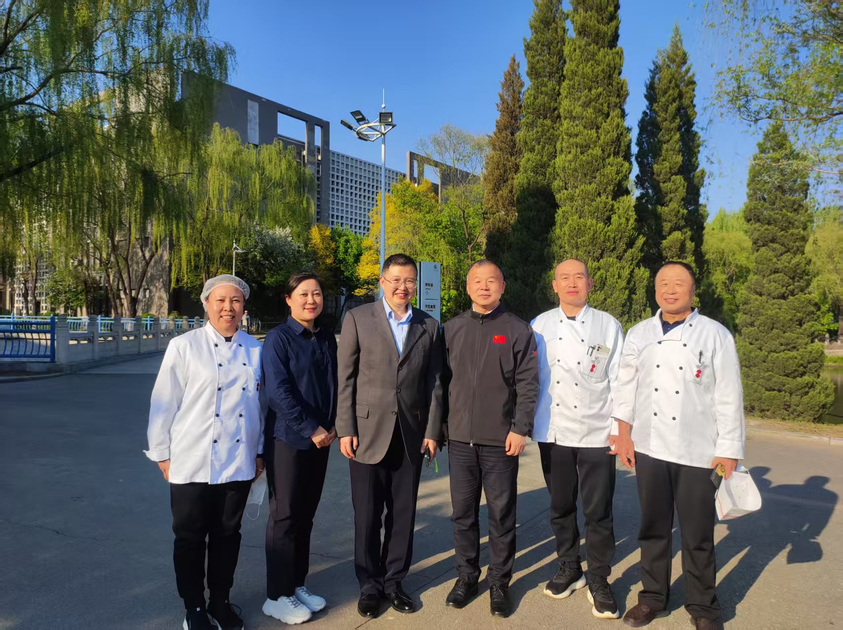 刘克斌副市长莅临沈阳市化工学校视察